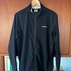 Patagonia Women's Black and Gray Jacket